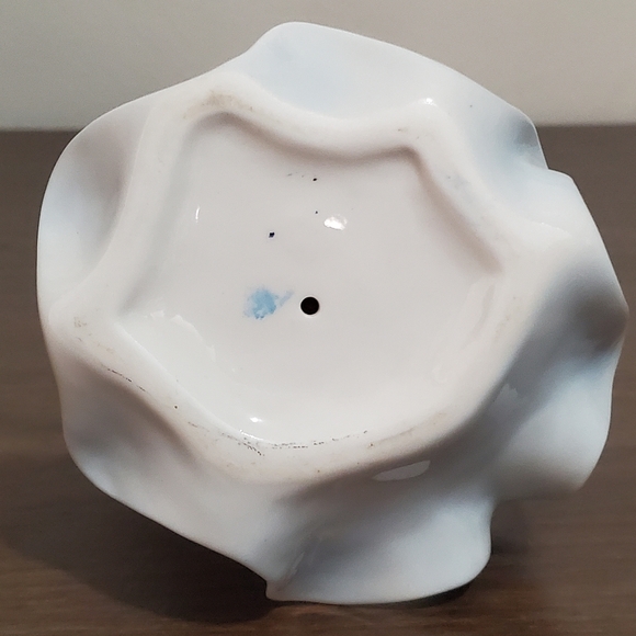 Heavenly Touch porcelain Angel Figurine - Picture 9 of 10